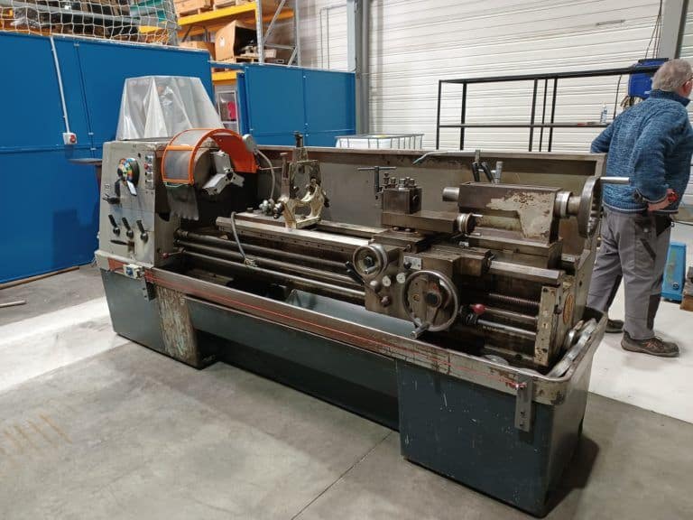 Conventional lathe